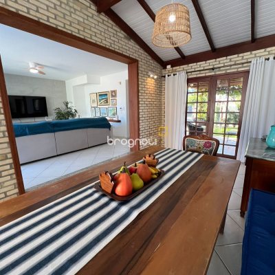 Casa com 332m², 4 quartos (sendo 1 suíte), 3 garagens, no bairro Campeche em Florianópolis