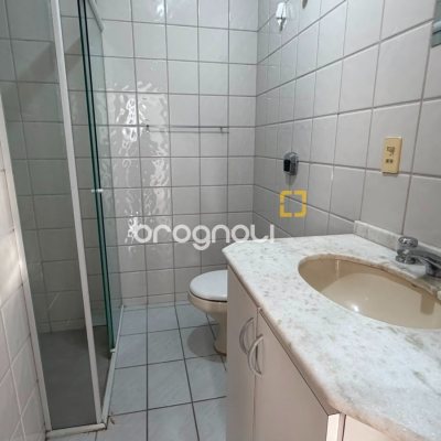 Apartamento com 60m², 2 quartos (sendo 1 suíte), 1 garagem, no bairro Estreito em Florianópolis