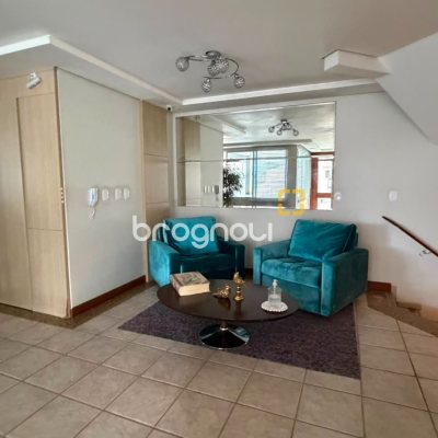 Apartamento com 60m², 2 quartos (sendo 1 suíte), 1 garagem, no bairro Estreito em Florianópolis