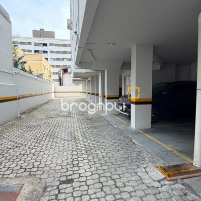Apartamento com 60m², 2 quartos (sendo 1 suíte), 1 garagem, no bairro Estreito em Florianópolis