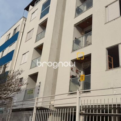 Apartamento com 60m², 2 quartos (sendo 1 suíte), 1 garagem, no bairro Estreito em Florianópolis