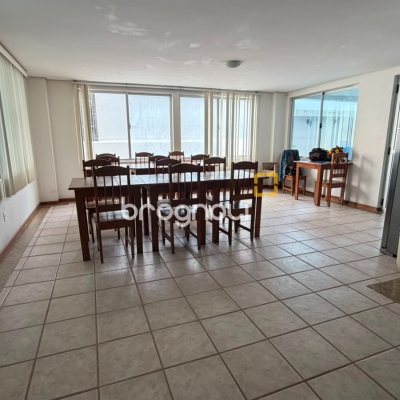 Apartamento com 60m², 2 quartos (sendo 1 suíte), 1 garagem, no bairro Estreito em Florianópolis