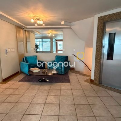 Apartamento com 60m², 2 quartos (sendo 1 suíte), 1 garagem, no bairro Estreito em Florianópolis