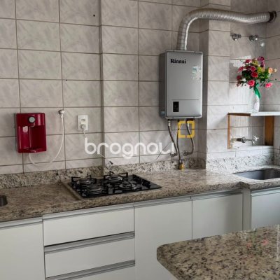 Apartamento com 60m², 2 quartos (sendo 1 suíte), 1 garagem, no bairro Estreito em Florianópolis