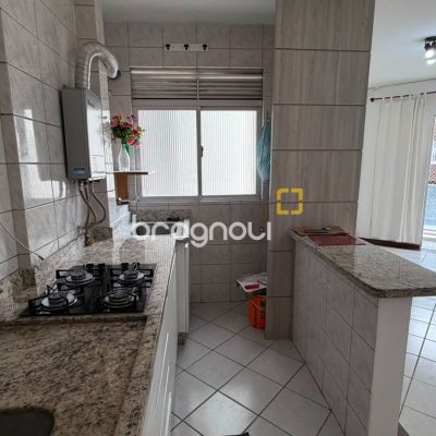 Apartamento com 60m², 2 quartos (sendo 1 suíte), 1 garagem, no bairro Estreito em Florianópolis