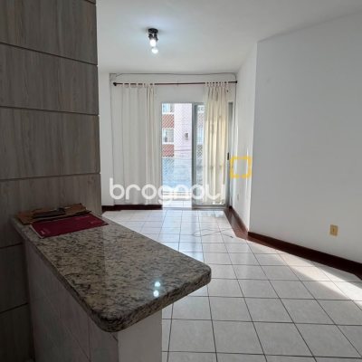 Apartamento com 60m², 2 quartos (sendo 1 suíte), 1 garagem, no bairro Estreito em Florianópolis