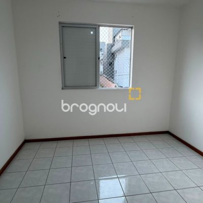 Apartamento com 60m², 2 quartos (sendo 1 suíte), 1 garagem, no bairro Estreito em Florianópolis