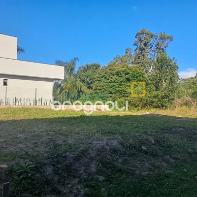 27826 com 441m², no bairro Canasvieiras em Florianópolis