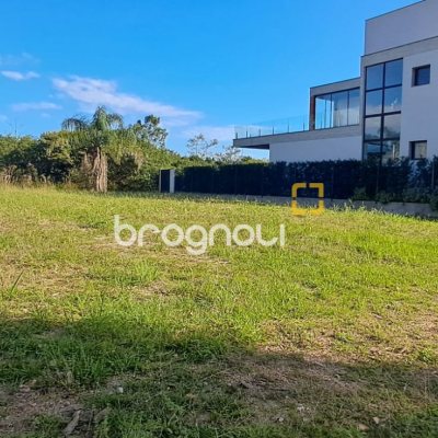 27826 com 441m², no bairro Canasvieiras em Florianópolis