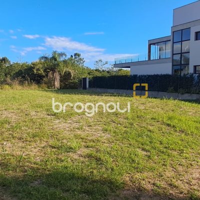 27826 com 441m², no bairro Canasvieiras em Florianópolis