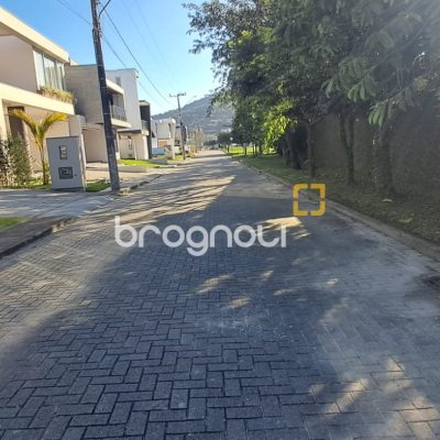 27826 com 441m², no bairro Canasvieiras em Florianópolis