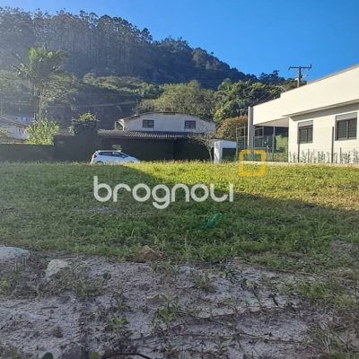 27826 com 441m², no bairro Canasvieiras em Florianópolis