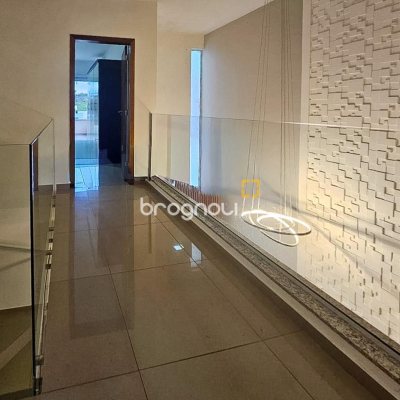 Casa com 92m², 2 quartos (sendo 2 suítes), 2 garagens, no bairro Forquilhas em São José
