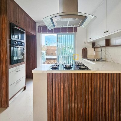 Casa com 92m², 2 quartos (sendo 2 suítes), 2 garagens, no bairro Forquilhas em São José