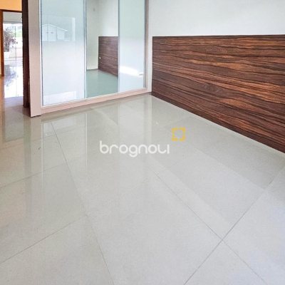 Casa com 92m², 2 quartos (sendo 2 suítes), 2 garagens, no bairro Forquilhas em São José