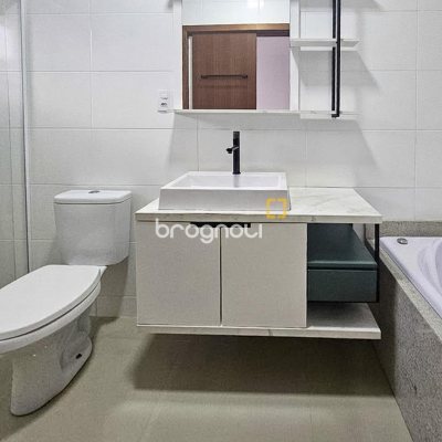 Casa com 92m², 2 quartos (sendo 2 suítes), 2 garagens, no bairro Forquilhas em São José