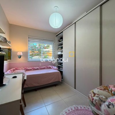 Apartamento com 122m², 2 quartos (sendo 1 suíte), 1 garagem, no bairro Campinas em São José