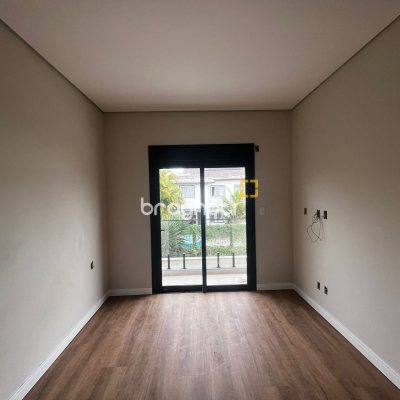 Casa com 122m², 3 quartos (sendo 3 suítes), 1 garagem, no bairro Santa Mônica em Florianópolis