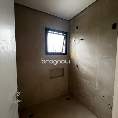Casa com 122m², 3 quartos (sendo 3 suítes), 1 garagem, no bairro Santa Mônica em Florianópolis