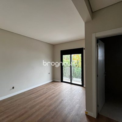 Casa com 122m², 3 quartos (sendo 3 suítes), 1 garagem, no bairro Santa Mônica em Florianópolis