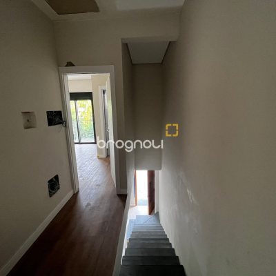 Casa com 122m², 3 quartos (sendo 3 suítes), 1 garagem, no bairro Santa Mônica em Florianópolis