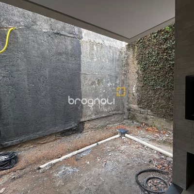Casa com 122m², 3 quartos (sendo 3 suítes), 1 garagem, no bairro Santa Mônica em Florianópolis