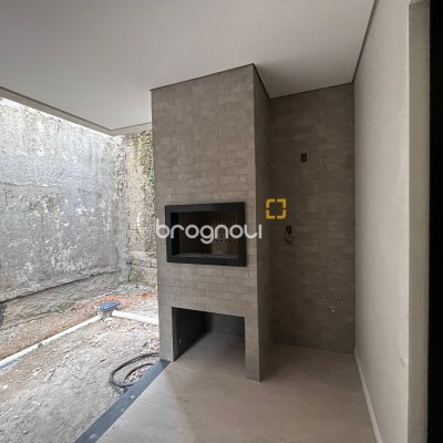 Casa com 122m², 3 quartos (sendo 3 suítes), 1 garagem, no bairro Santa Mônica em Florianópolis