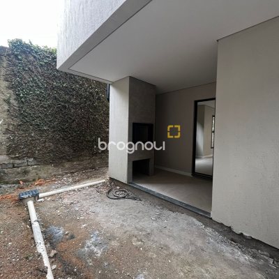 Casa com 122m², 3 quartos (sendo 3 suítes), 1 garagem, no bairro Santa Mônica em Florianópolis
