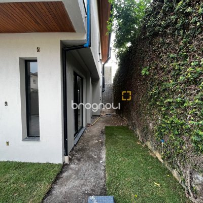 Casa com 122m², 3 quartos (sendo 3 suítes), 1 garagem, no bairro Santa Mônica em Florianópolis