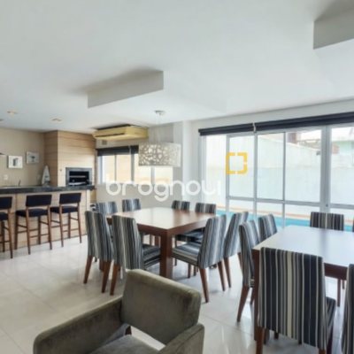 Cobertura com 223m², 3 quartos (sendo 1 suíte), 2 garagens, no bairro Campeche em Florianópolis