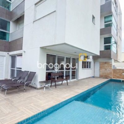 Cobertura com 223m², 3 quartos (sendo 1 suíte), 2 garagens, no bairro Campeche em Florianópolis