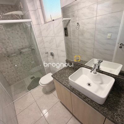 Apartamento com 87m², 3 quartos (sendo 1 suíte), 1 garagem, no bairro Balneário em Florianópolis
