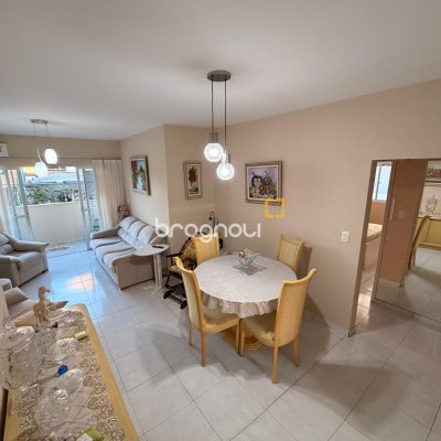 Apartamento com 87m², 3 quartos (sendo 1 suíte), 1 garagem, no bairro Balneário em Florianópolis