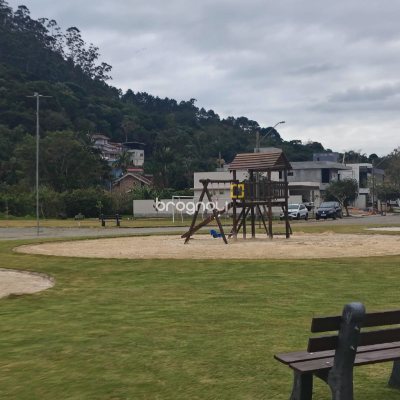 27826 com 448m², no bairro Canasvieiras em Florianópolis