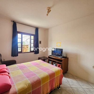 Casa com 79m², 3 quartos (sendo 1 suíte), 2 garagens, no bairro Jardim Atlântico em Florianópolis