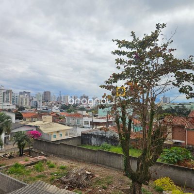 Casa com 79m², 3 quartos (sendo 1 suíte), 2 garagens, no bairro Jardim Atlântico em Florianópolis