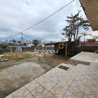 Casa com 79m², 3 quartos (sendo 1 suíte), 2 garagens, no bairro Jardim Atlântico em Florianópolis