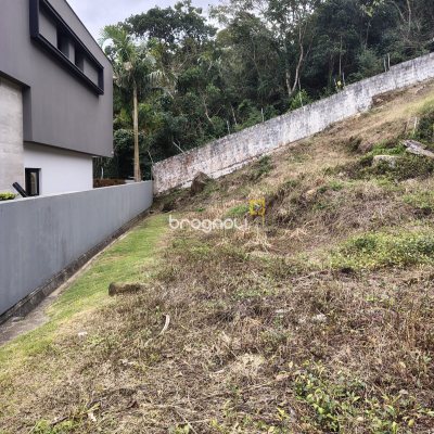 27826 com 650m², no bairro Ponta das Canas em Florianópolis