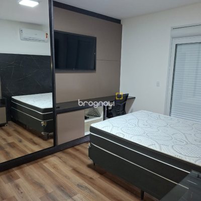 Apartamento com 68m², 2 quartos (sendo 1 suíte), 1 garagem, no bairro Centro em Florianópolis