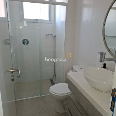 Apartamento com 68m², 2 quartos (sendo 1 suíte), 1 garagem, no bairro Centro em Florianópolis