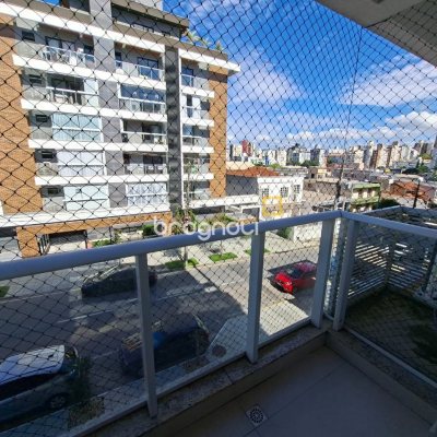 Apartamento com 68m², 2 quartos (sendo 1 suíte), 1 garagem, no bairro Centro em Florianópolis