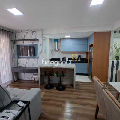 Apartamento com 68m², 2 quartos (sendo 1 suíte), 1 garagem, no bairro Centro em Florianópolis