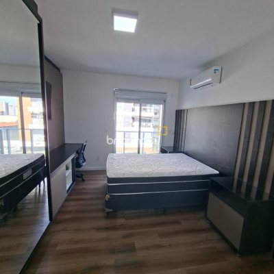 Apartamento com 68m², 2 quartos (sendo 1 suíte), 1 garagem, no bairro Centro em Florianópolis