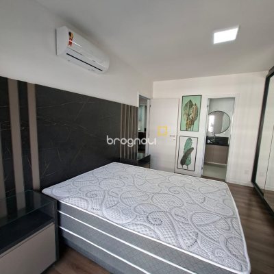 Apartamento com 68m², 2 quartos (sendo 1 suíte), 1 garagem, no bairro Centro em Florianópolis