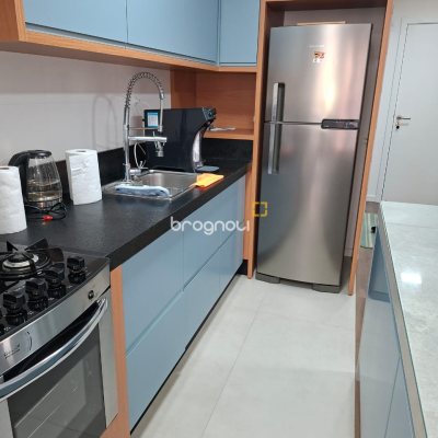 Apartamento com 68m², 2 quartos (sendo 1 suíte), 1 garagem, no bairro Centro em Florianópolis