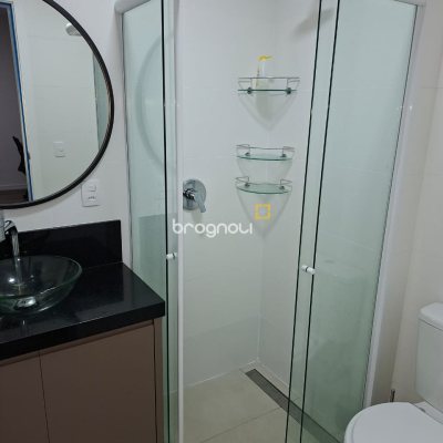 Apartamento com 68m², 2 quartos (sendo 1 suíte), 1 garagem, no bairro Centro em Florianópolis