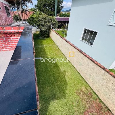 Casa com 135m², 4 quartos (sendo 1 suíte), 3 garagens, no bairro Campeche em Florianópolis