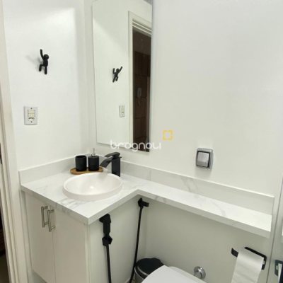 Apartamento com 28m², 1 quarto, 1 garagem, no bairro Centro em Florianópolis