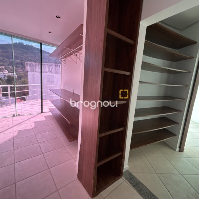 Casa com 736m², 6 quartos (sendo 4 suítes), 4 garagens, no bairro Lagoa da Conceição em Florianópolis