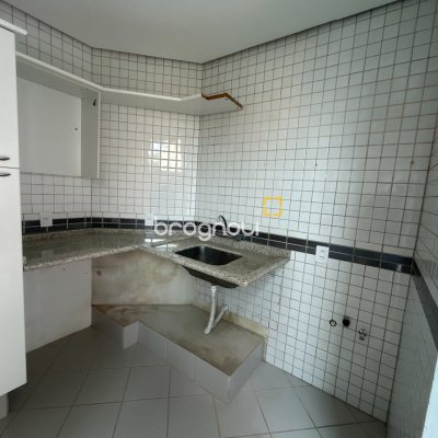 Casa com 736m², 6 quartos (sendo 4 suítes), 4 garagens, no bairro Lagoa da Conceição em Florianópolis